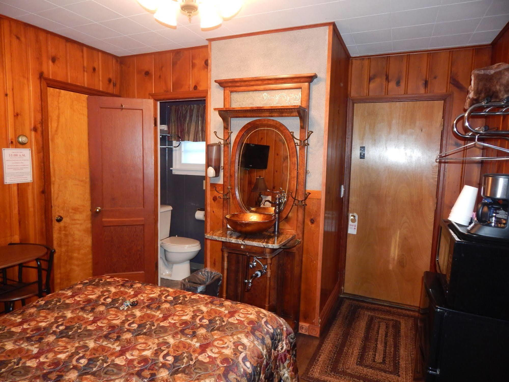 Brookside Motel Wadena Экстерьер фото