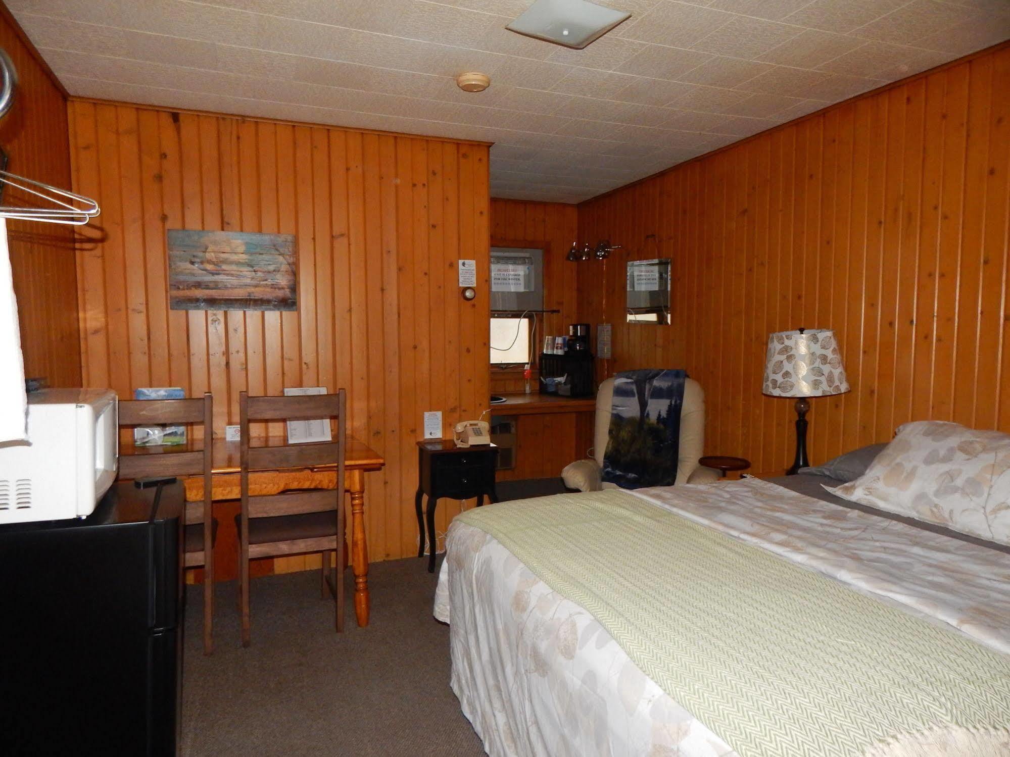 Brookside Motel Wadena Экстерьер фото